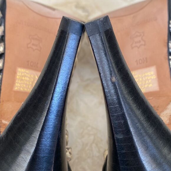 Arturo Chiang Peep Toe Snakeskin Embossed Leather Heels - Picture 12 of 13